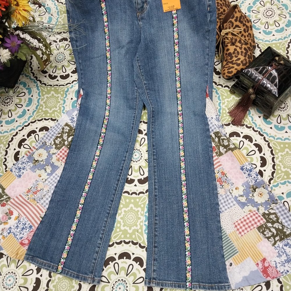 1024 Size 14P Liz Claiborne Stretch Upcycled Jeans Bell-Bottoms